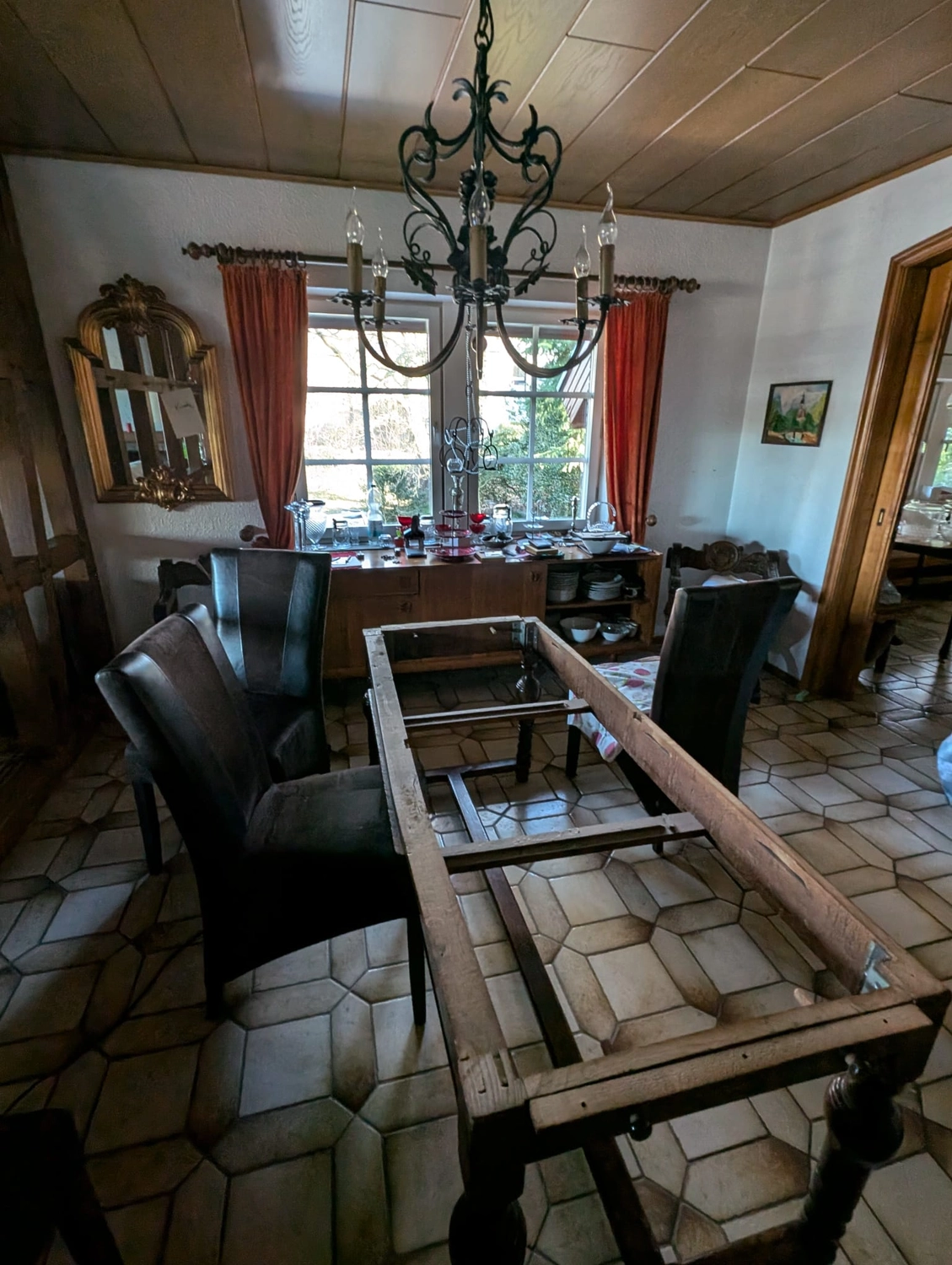 Team Viets - Haushaltsauflösung - Möbel im Zimmer